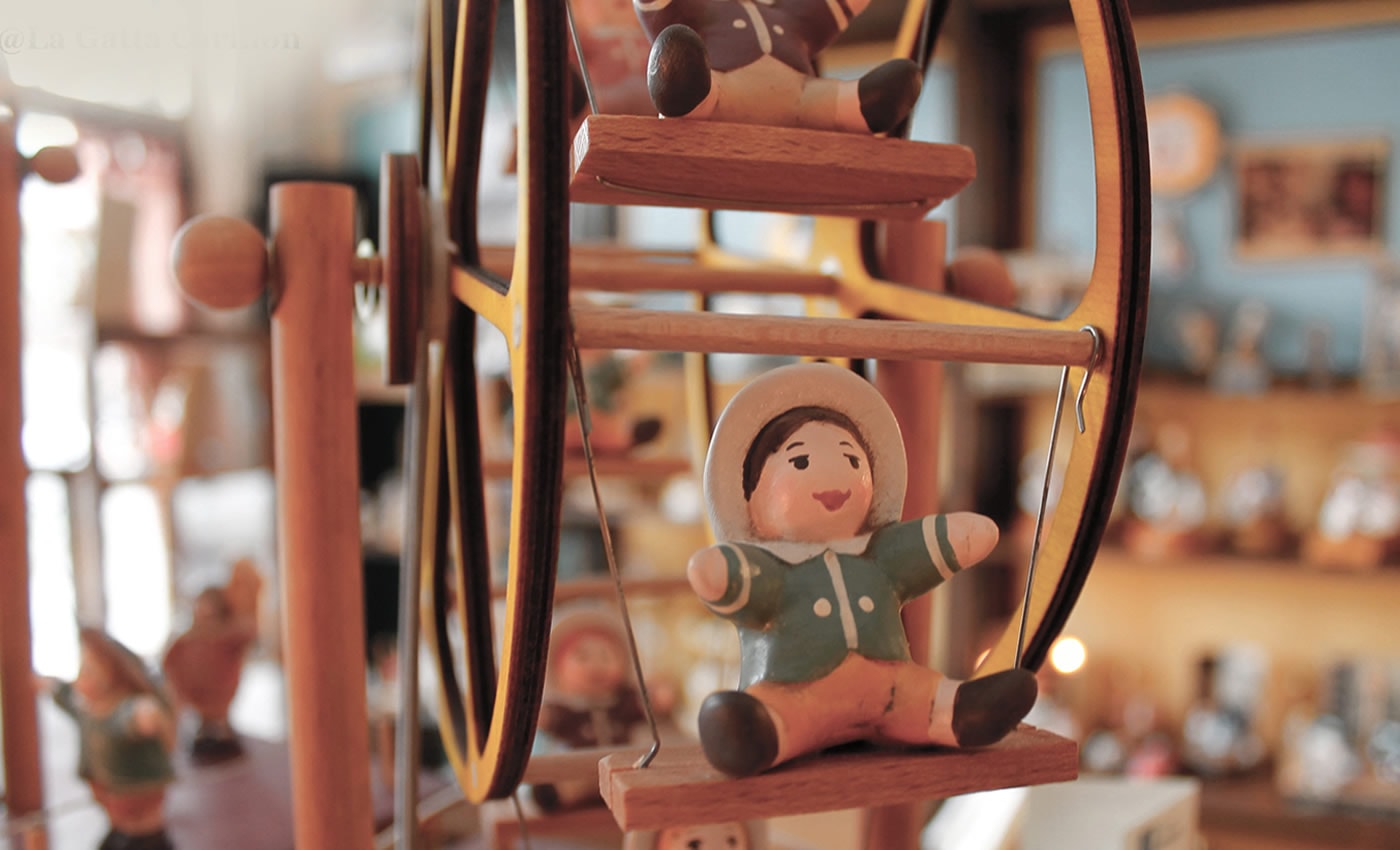 Carillon Ruota Panoramica Bambinilegno E Ceramica Da Collezione